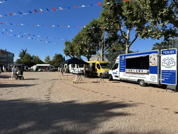 Foodtruck de spécialités grecques et méditerranéennes pour un festival à Mâcon, Bourg-en-Bresse, PITA ’G’ FAIM